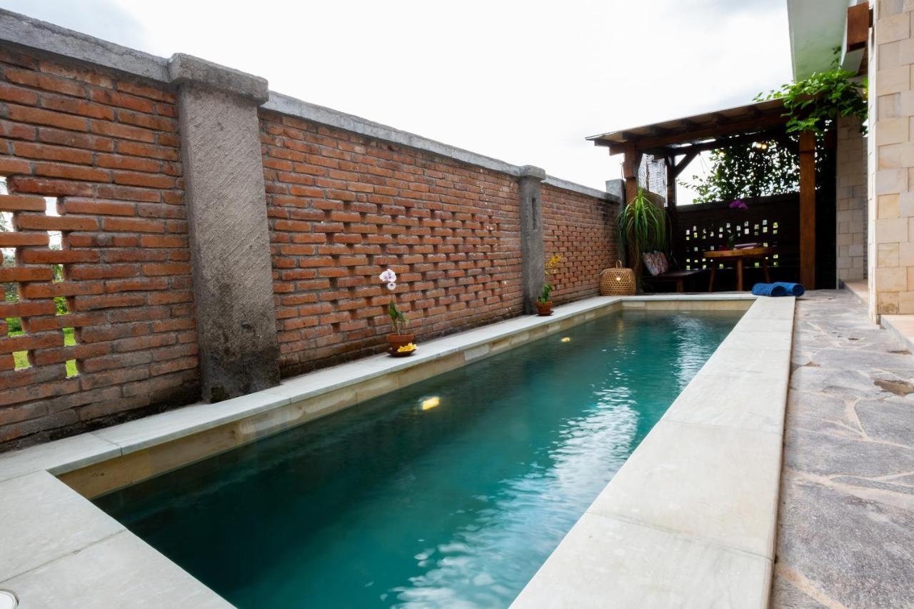 Oyo 1493 Surya Villa Selong Belanak Exterior photo